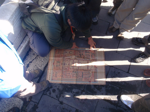 Vincent gives us a map briefing describing the layout.
